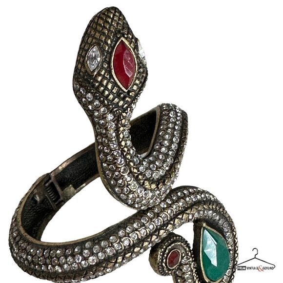 Show Stopping Snake Cuff - Picture 10 of 11